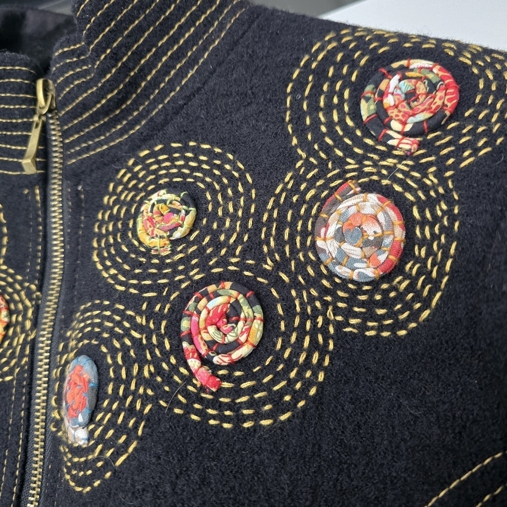 100% Wool Embroideed Jacket - Picture 8 of 12